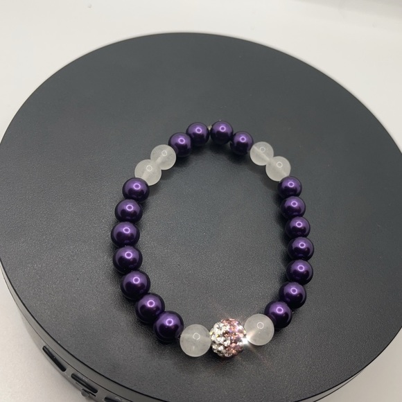 🌸 Handcrafted Purple Beaded Stretch bracelet - Picture 7 of 8